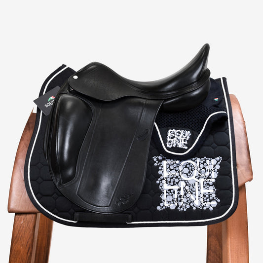 DRESSAGE OCTAGON SADDLE PAD AND HAT - BLACK