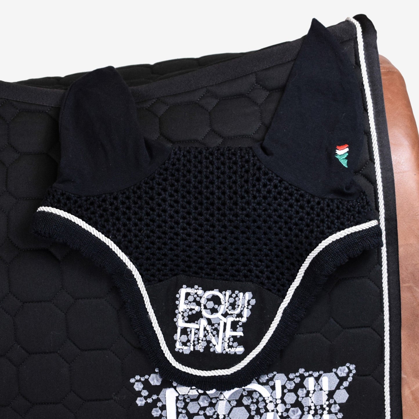DRESSAGE OCTAGON SADDLE PAD AND HAT - BLACK