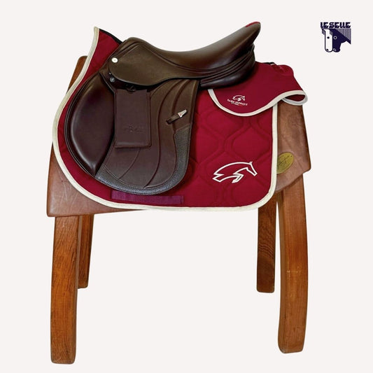 SARM HIPPIQUE SADDLE PAD AND HAT - BORDEAUX AND CREAM