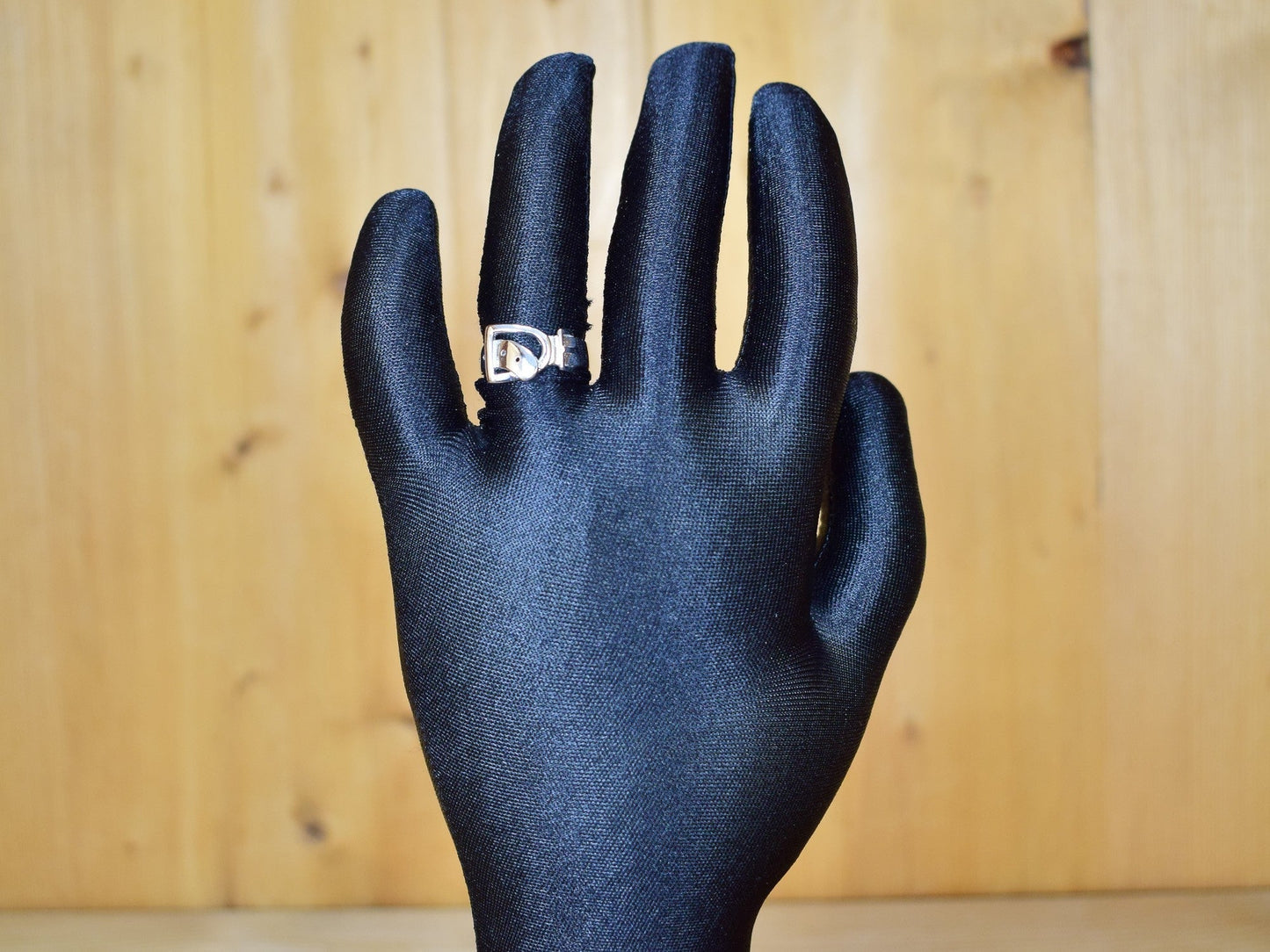ANELLO FALABELLA CON STAFFA
