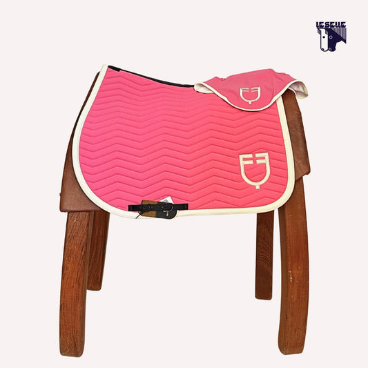 EQUESTRO ONDE SADDLE PAD AND HOOD - FUCHSIA