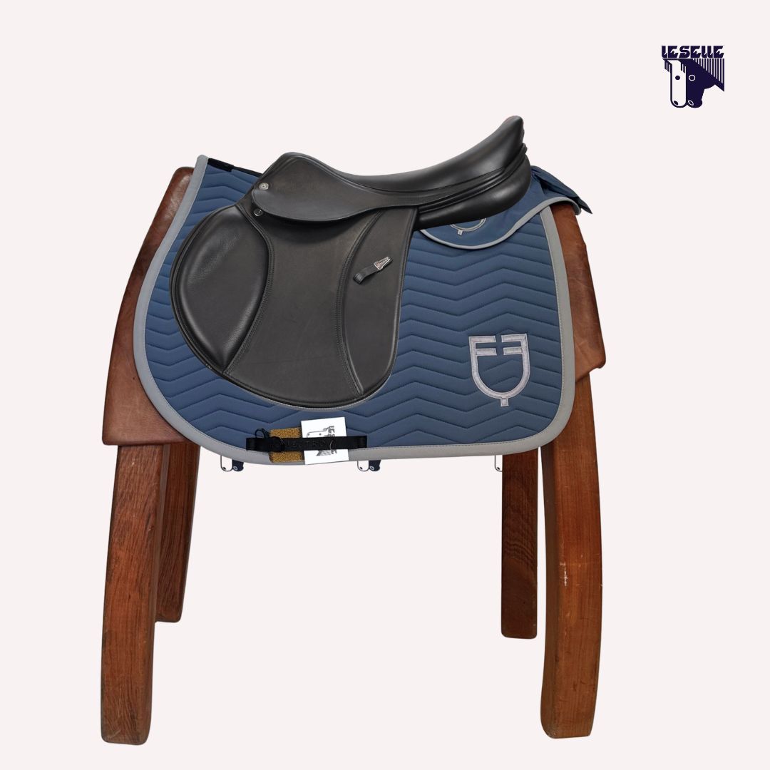 EQUESTRO ONDE SADDLE PAD AND HOOD - FUCHSIA