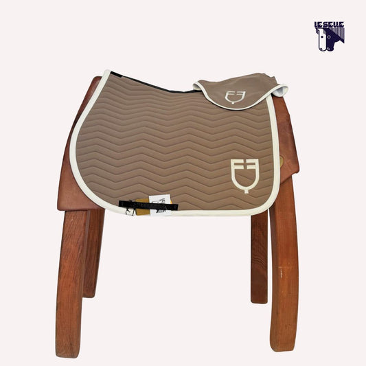 EQUESTRO ONDE SADDLE PAD AND HOOD - FUCHSIA