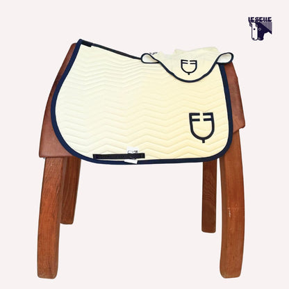 EQUESTRO ONDE SADDLE PAD AND HOOD - FUCHSIA