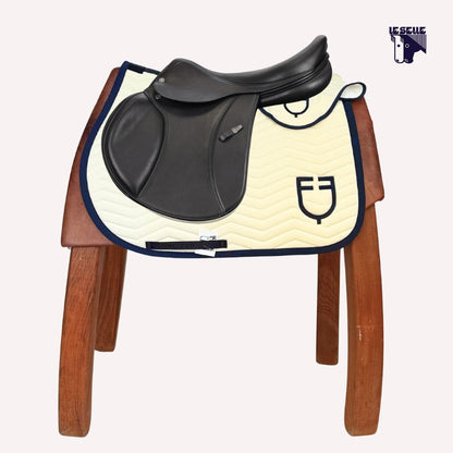 EQUESTRO ONDE SADDLE PAD AND HOOD - FUCHSIA