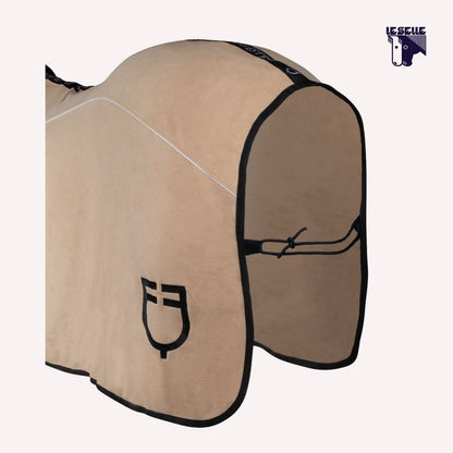 COPERTA IN PILE CON CHIUSURA FRONTALE EQUESTRO - BEIGE