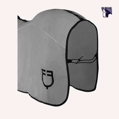 COPERTA IN PILE CON CHIUSURA FRONTALE EQUESTRO -